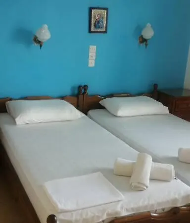 Ξενοδοχείο με διαμερίσματα Studio Saronis *