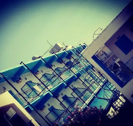Studio Saronis *
